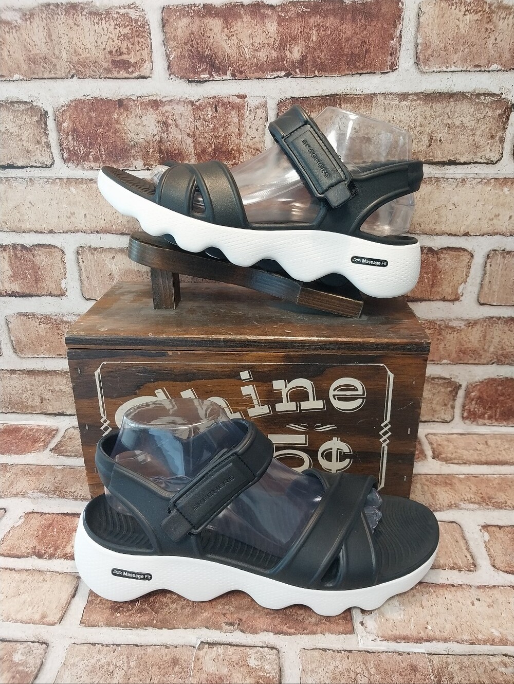 Pre-owned Skechers Foamies Massage Fit Sandals